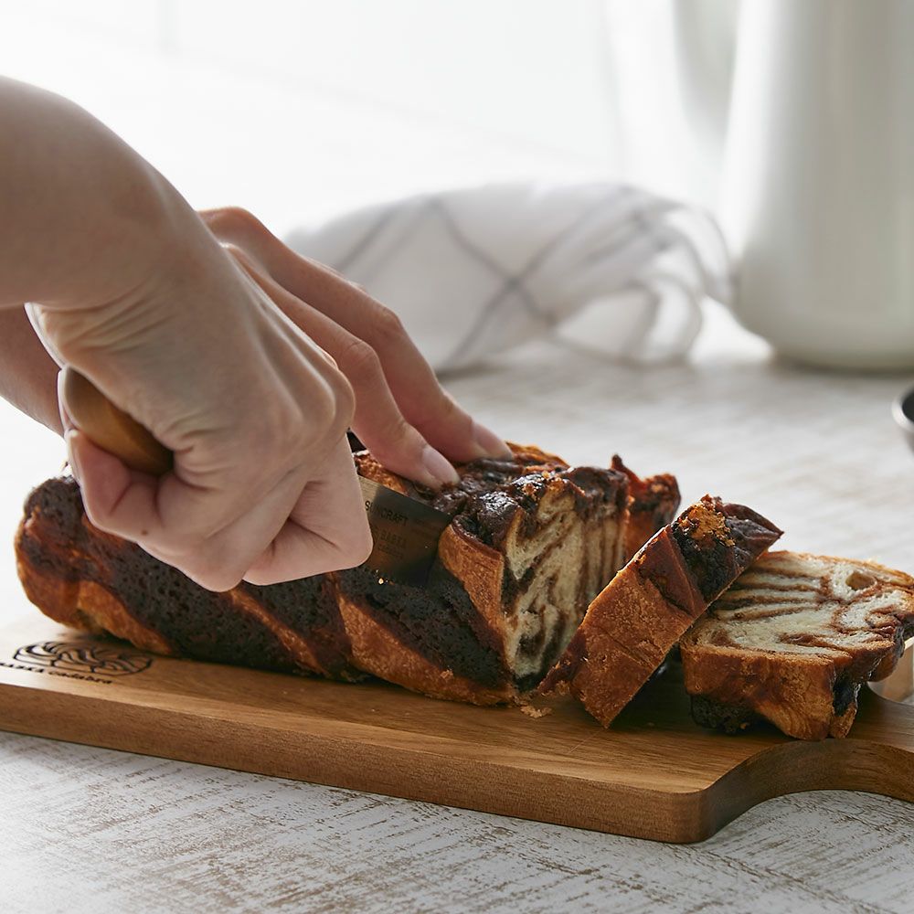 バブカをカットするのにちょうどよい専用パン切りナイフ